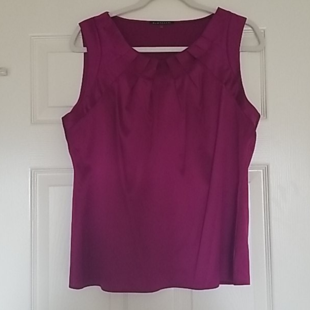 Elie Tahari silk pleated neck blouse